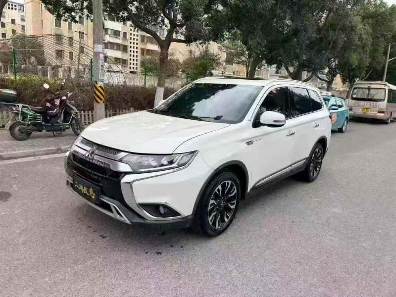 上海19年三菱欧蓝德3