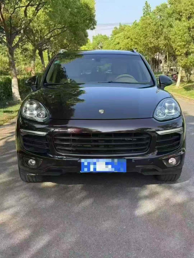 上海17年保时捷卡宴1