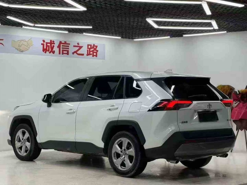 广元22年丰田rav4荣放7