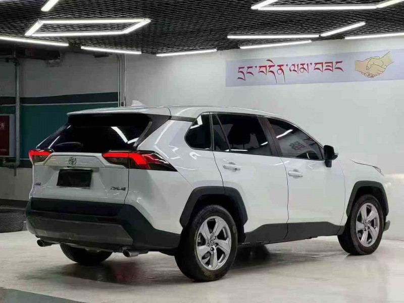 广元22年丰田rav4荣放8