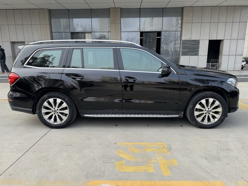 济宁17年奔驰gls3