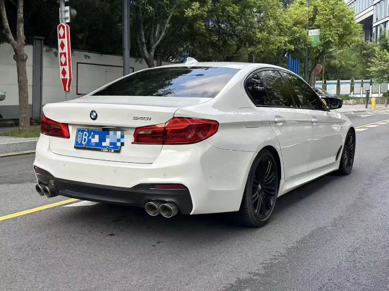 深圳20年宝马5系9