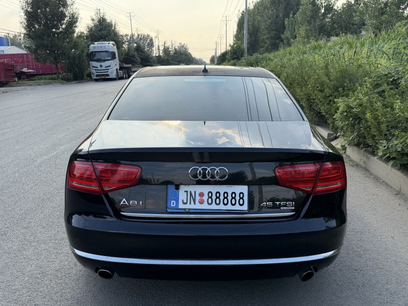 济宁14年奥迪a8l9